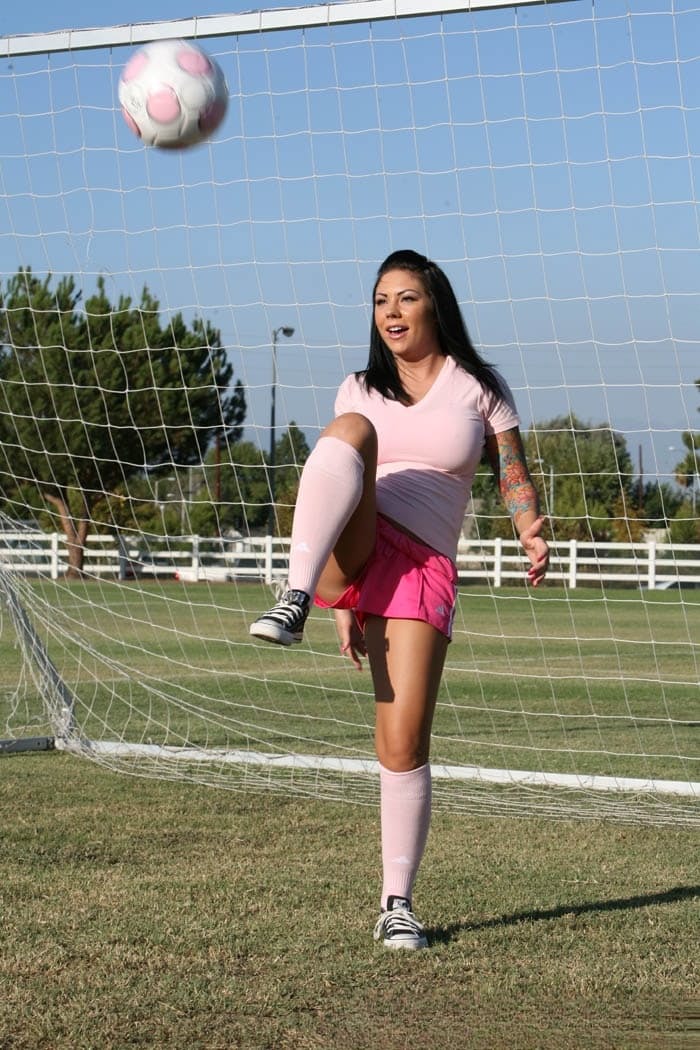 Mason Moore the squirting soccer star gets pounded hard on sofa - 2
