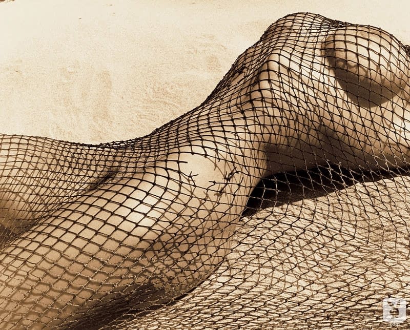 Cindy Crawford complètement nue dans des photos de séduction crues en noir et blanc - 2