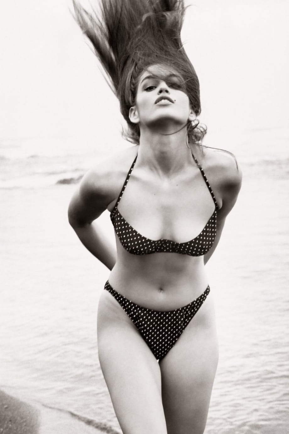 Cindy Crawford complètement nue dans des photos de séduction crues en noir et blanc - 10