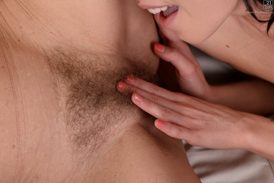 Katherin explores steamy mature lesbian pussy licking and finger fuck in a sensual brunette threesome - 15