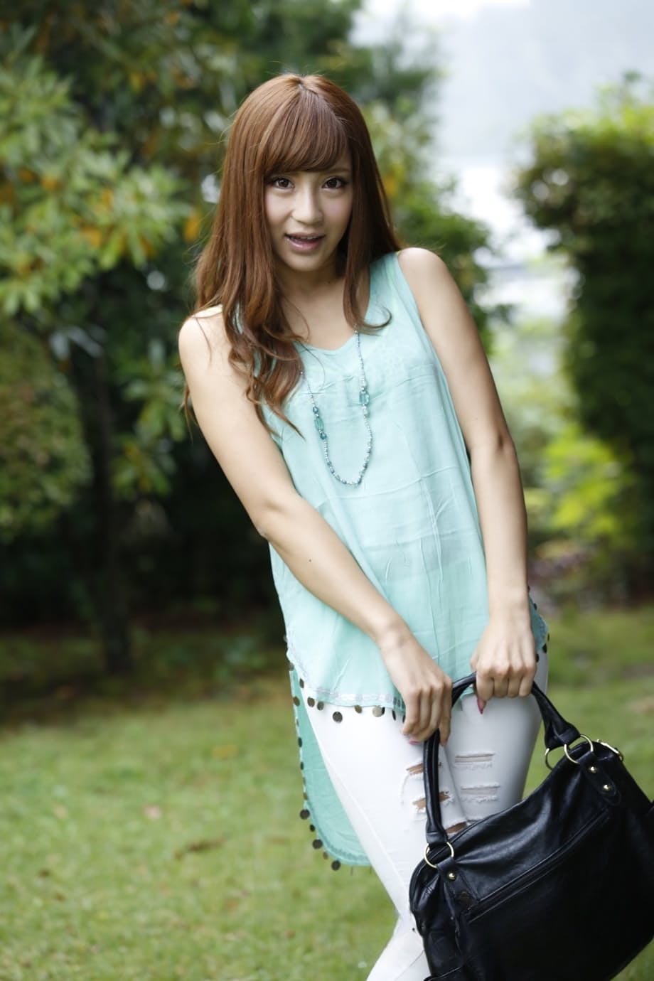Anna Anjo strips completely naked for an explicit, tantalizing Asian teen body show - 9