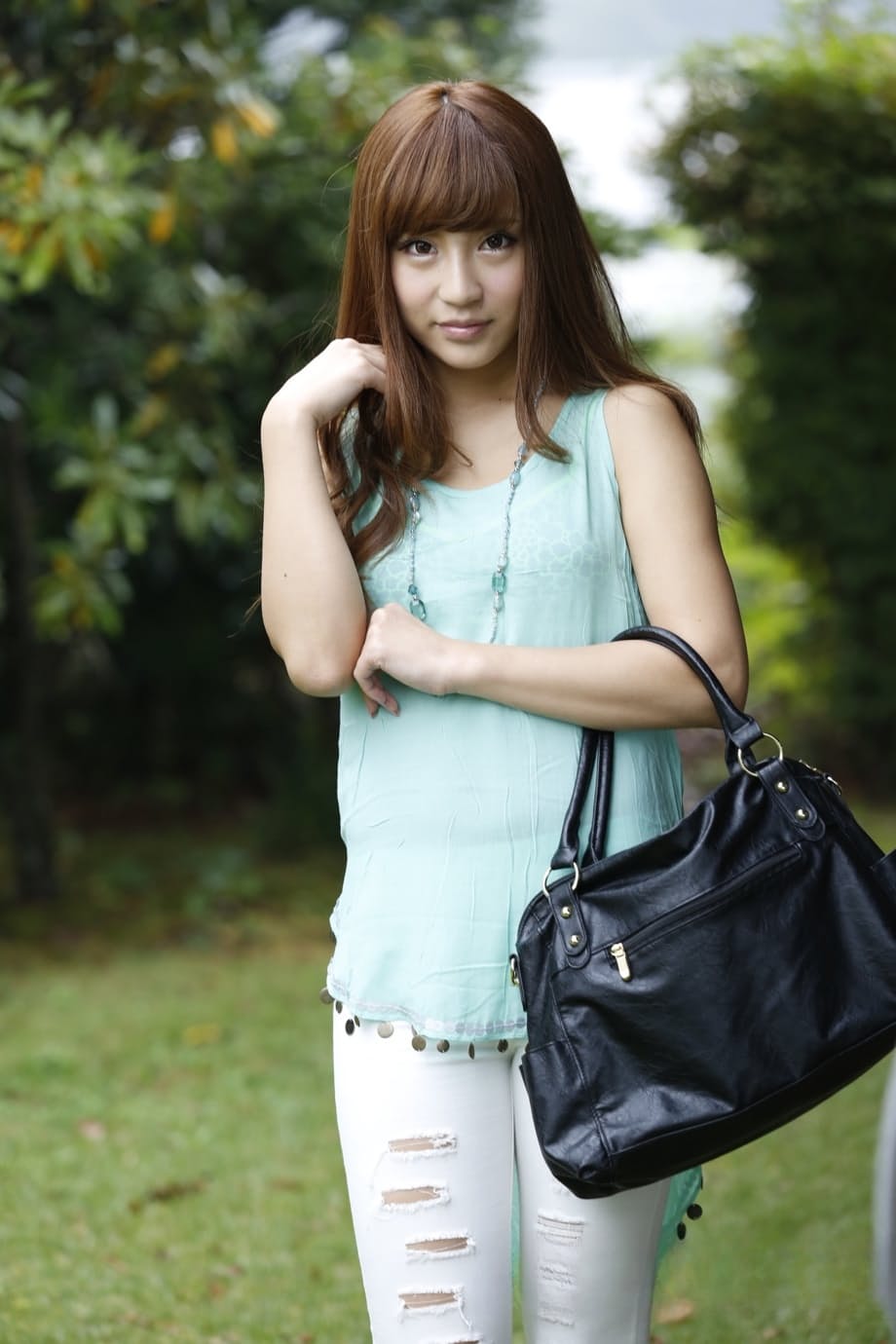 Anna Anjo strips completely naked for an explicit, tantalizing Asian teen body show - 21