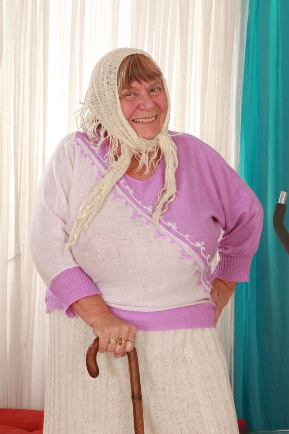 Brazen granny Sara G flaunts her bare holes for massive BBC creampie bliss - 4