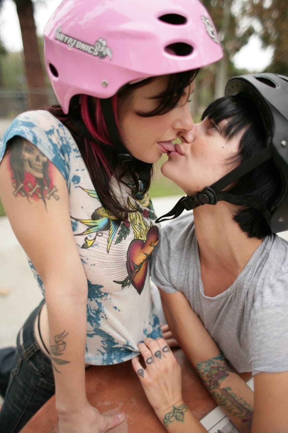 Belladonna & Joanna Angel skate-punk lesbian anal rimming and dildo play - 3
