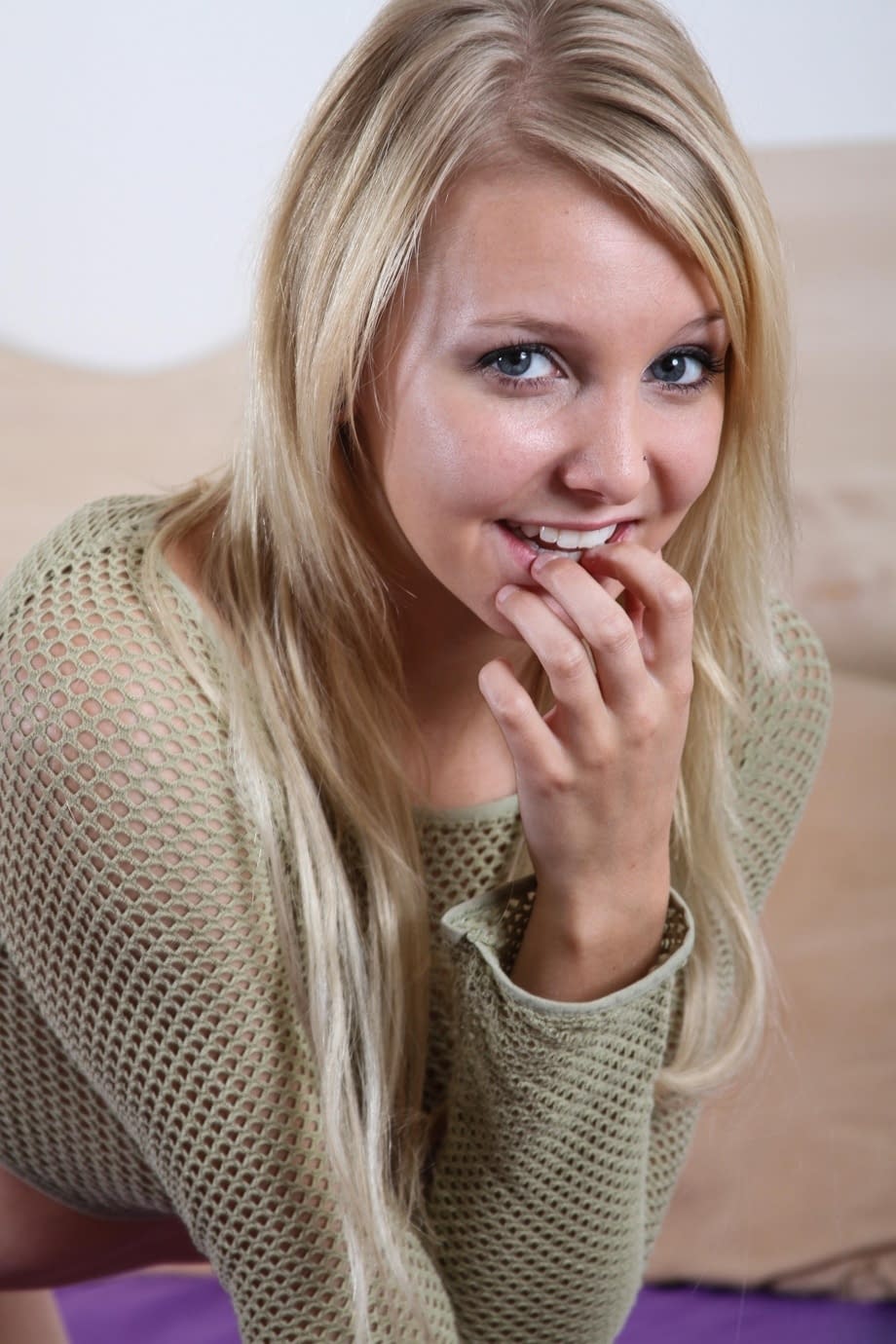 Innocent blonde Elle B was in the mood for kinky solo masturbation in bed