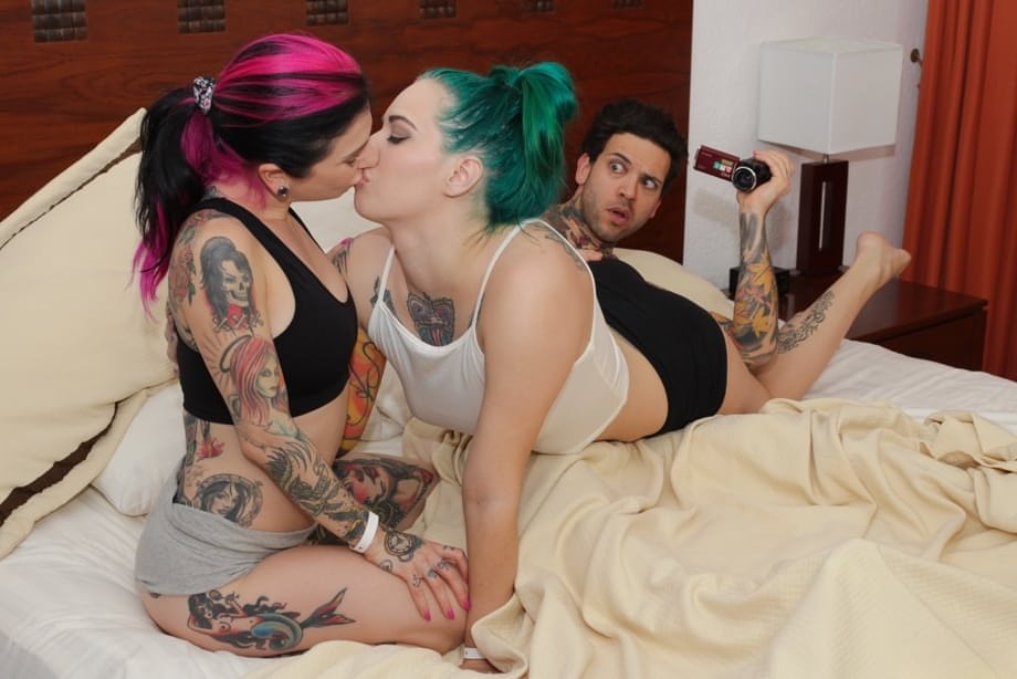 Taurus and Joanna Angel's steamy punk threesome, deep-throating a massive dick together - 2