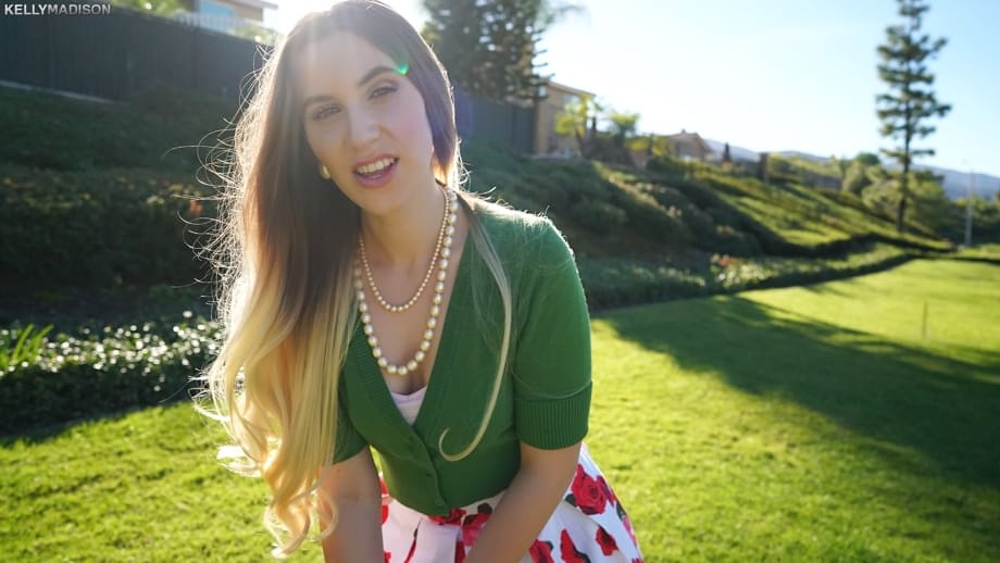 La Elite Nikki Snow se hace follador el coño afeitado con pasión - 5