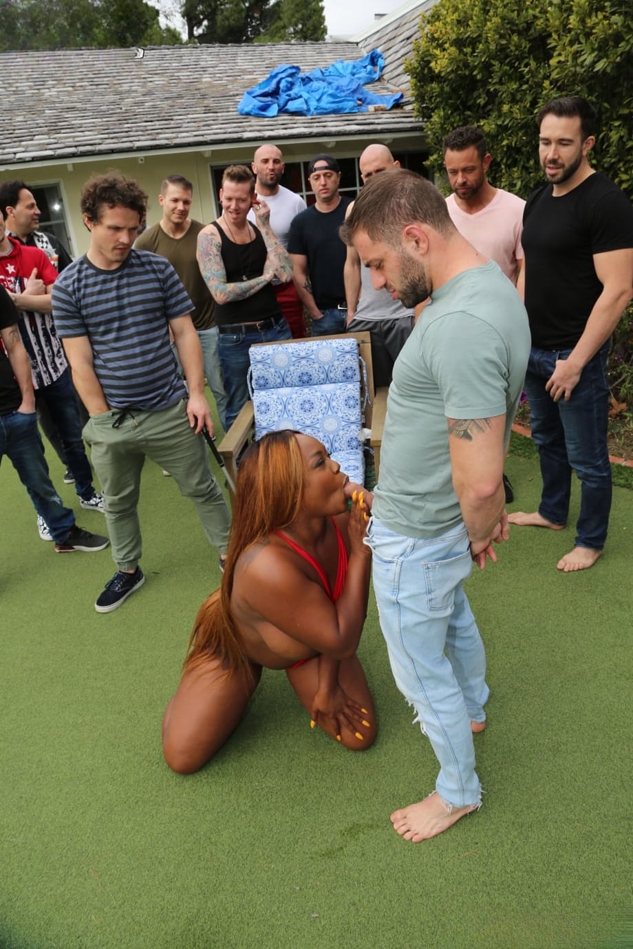 El enorme trasero ébano de Jayden Starr devastado en una orgía al aire libre con BBC - 3