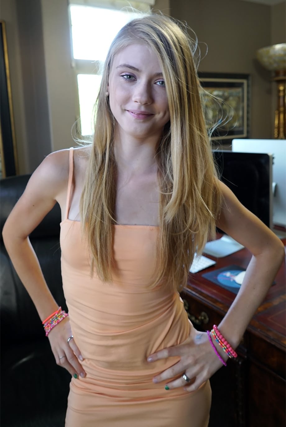 Stunning Young Hannah Hays and Riley Star flaunt their sweet teen curves in tight dresses - 16