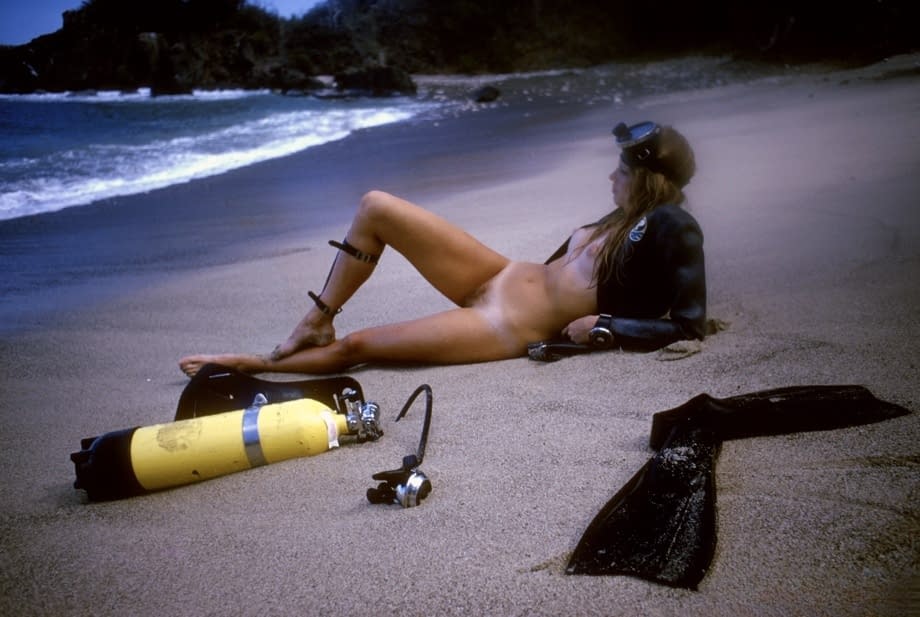Busty Barbie Beach flaunts sensual tan lines at the beach - 8