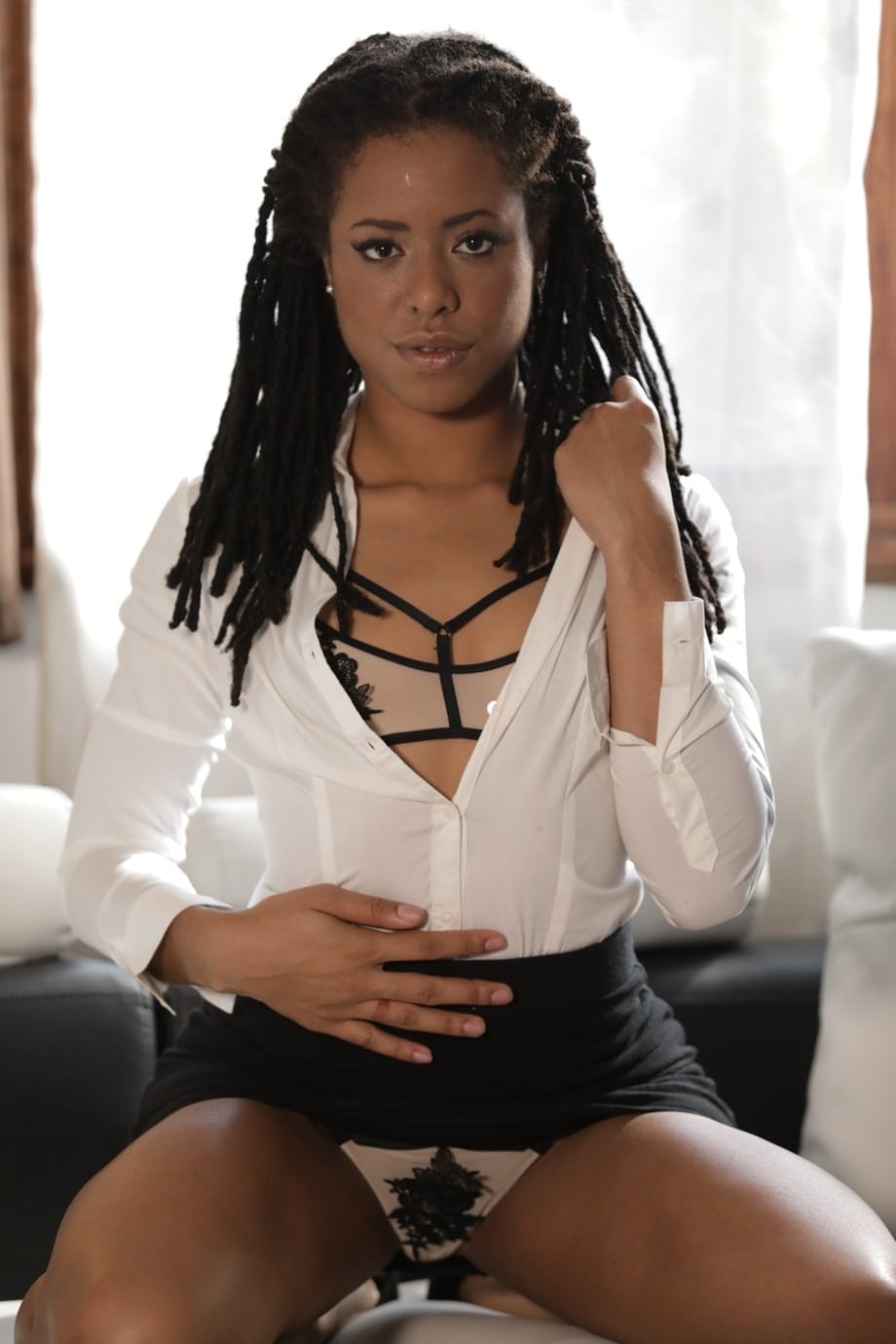 Kira Noir reveals her bare thighs before stripping her slutty business attire - 5