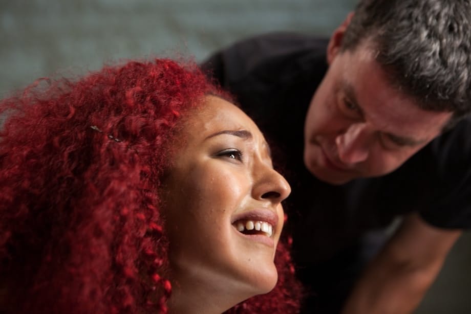Daisy Ducati livre la plus torride des soumissions en tant que beauté ébène dans une action intense avec bondage - 11