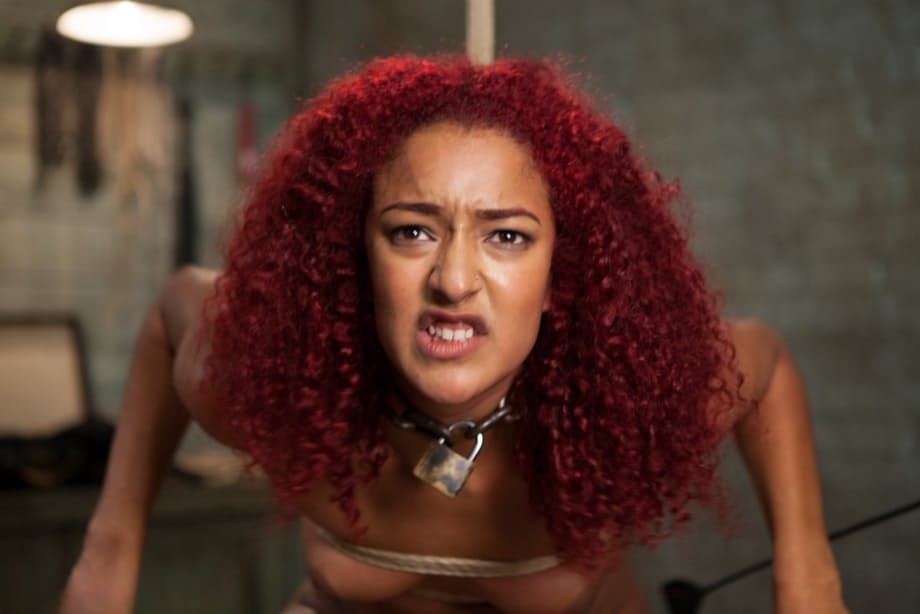 Daisy Ducati livre la plus torride des soumissions en tant que beauté ébène dans une action intense avec bondage - 14