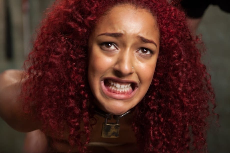 Daisy Ducati livre la plus torride des soumissions en tant que beauté ébène dans une action intense avec bondage - 18