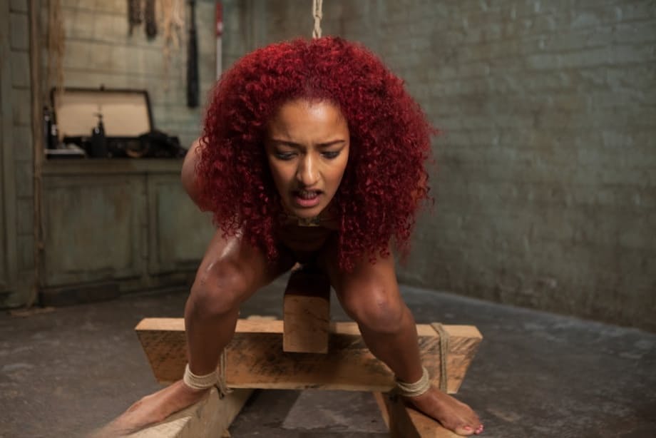 Daisy Ducati livre la plus torride des soumissions en tant que beauté ébène dans une action intense avec bondage - 19