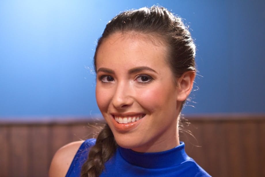 Ariel X è adorata mentre Casey Calvert allarga il suo culo oleoso e le strofina la fica gocciolante - 2