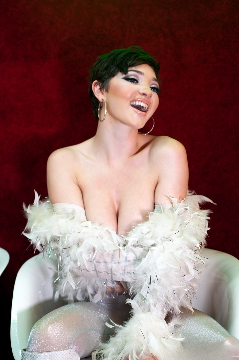 Jay Marie teases with lush curves, showing massive tits and smooth trimmed pussy. - 2