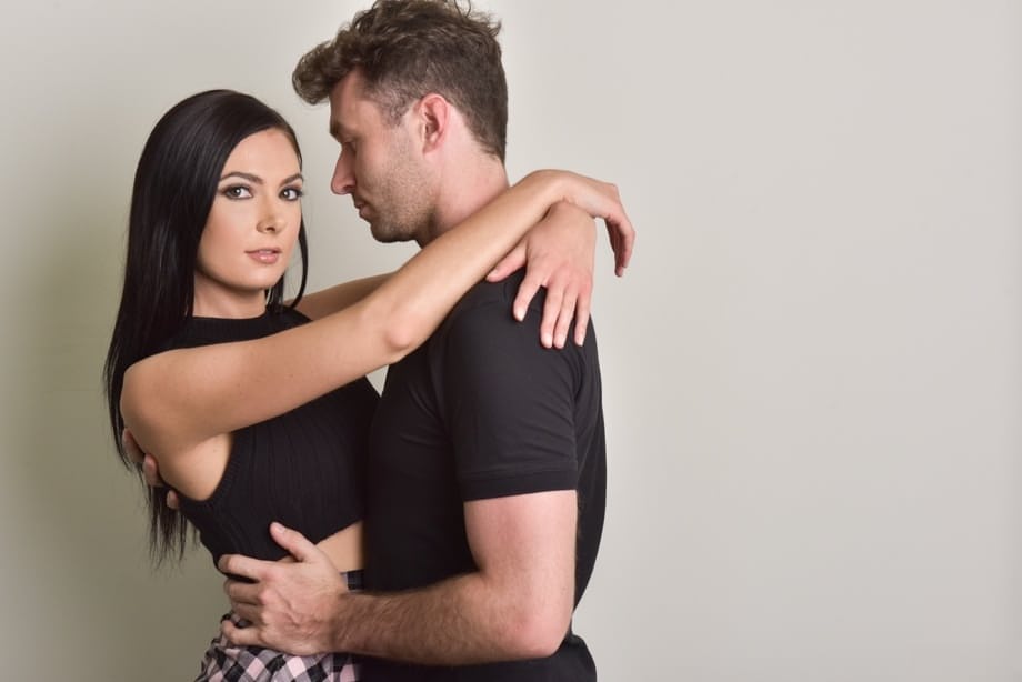 Marley Brinx si spoglia completamente e stuzzica le sue curve lussuriose - 14