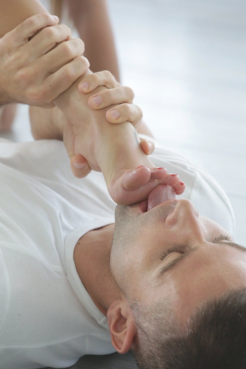 Skinny pornstar Gina Devine receives intense foot worship and a fierce pounding - 12