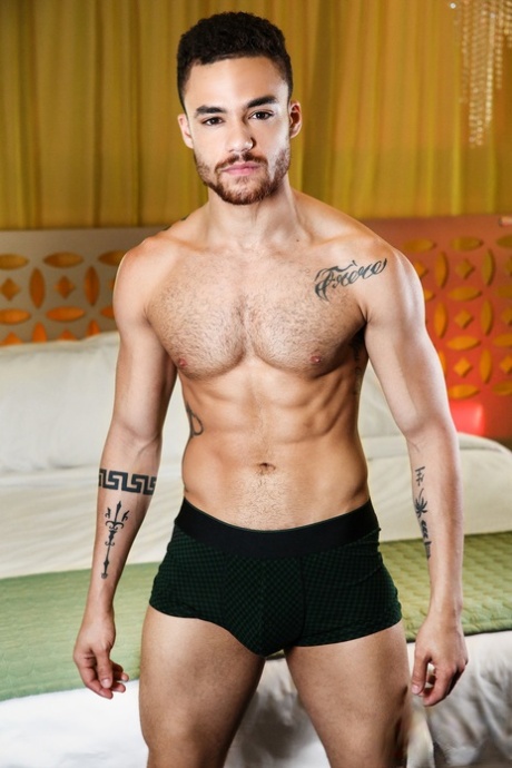 Ken Ott lidera a cinco universitarios en sexo grupal gay crudo - 4