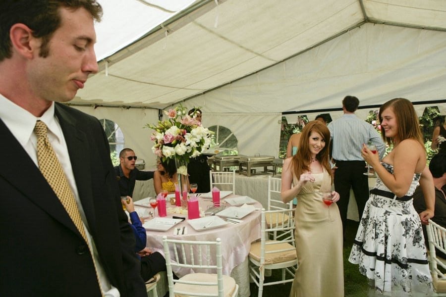 Roxy Jezel gémit en chevauchant brutalement cette grosse queue dure sur un lit nuptial - 5