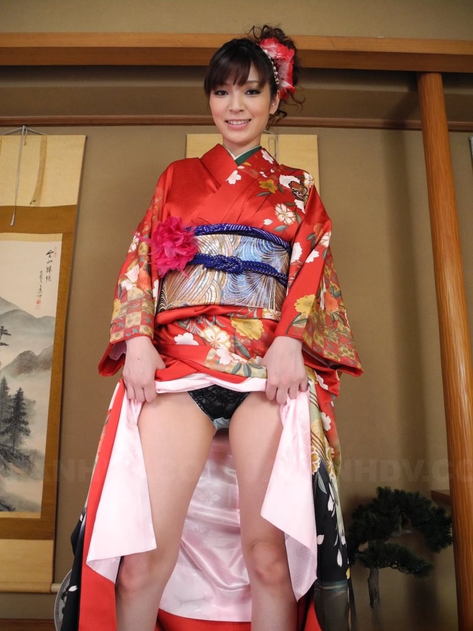 Sakura Aoi naughty pussy gets teased by a skilled tongue - 8