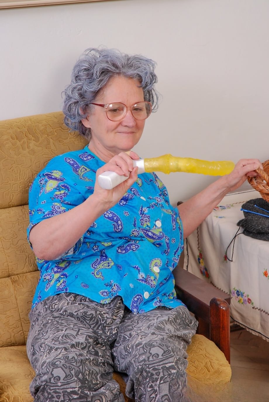Judita's teen tits bouncing as she pounds granny's dripping pussy with throbbing yellow toy - 2