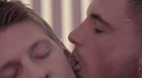 Cole Christiansen et ses potes Slate Steele avec Austin Storm dans un plan à trois cru et crue homo - 3