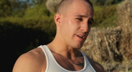 Derrick Dime e Conner Hastings si scatenano in un sesso protetto intenso e sporco - 1