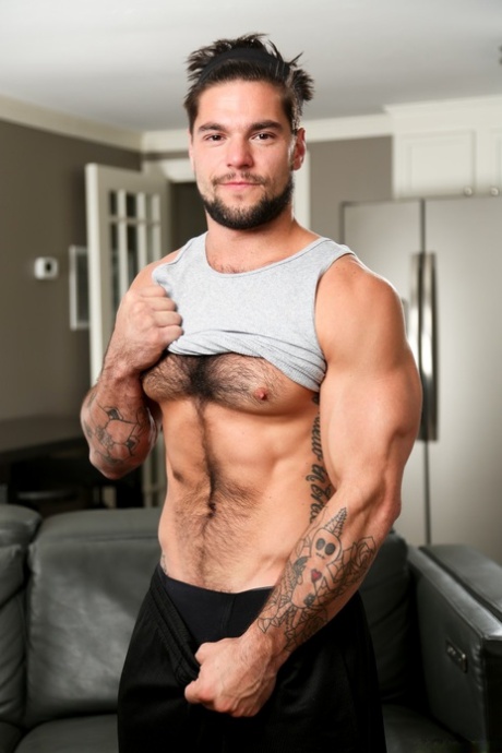 Carter Woods pumps his athletic gay lover deep on a leather sofa - 4