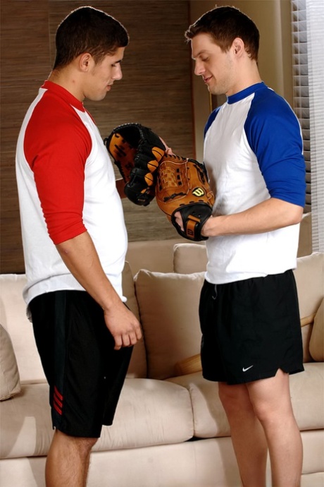 Baseball coach Andrew Blue passionately sucks muscular pitcher Jimmy Clay - 1