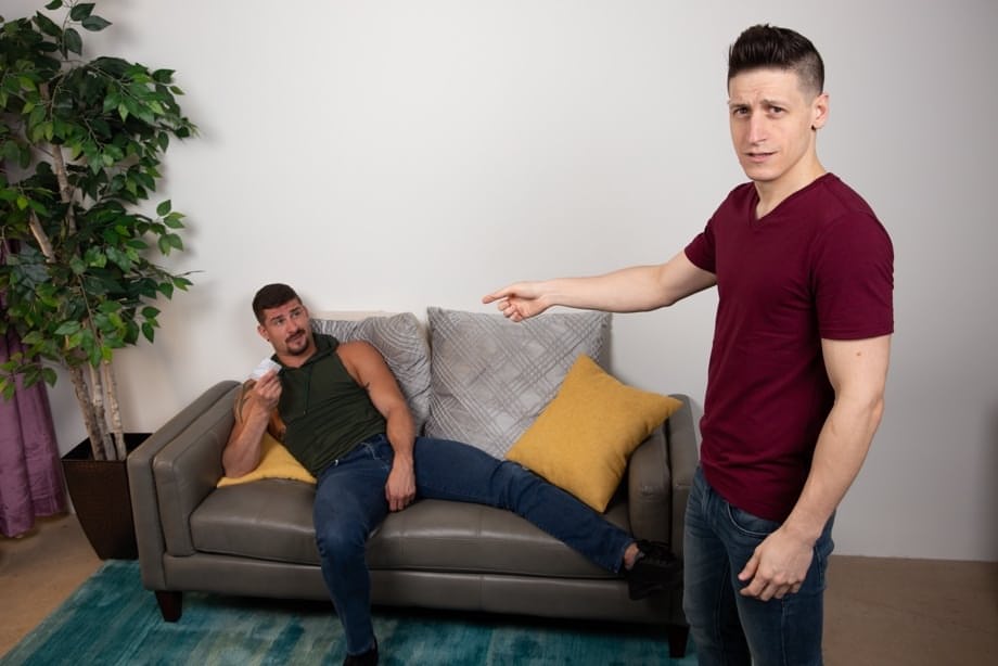 Dirty Dalton Riley lecca il culo e scopa Sean Maygers in un'azione bareback intensa e passionale - 12