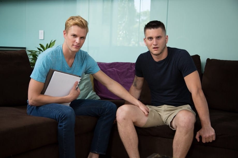 Ty Thomas e Allen Lucas si divorano a vicenda con avide pompate prima di un intenso sesso anale - 2