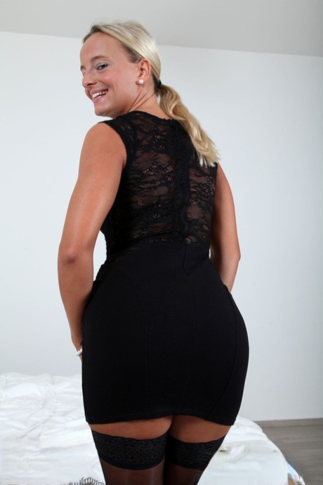 Stunning Victoria Pure flaunts perky nipples and shiny stockings seduction - 2