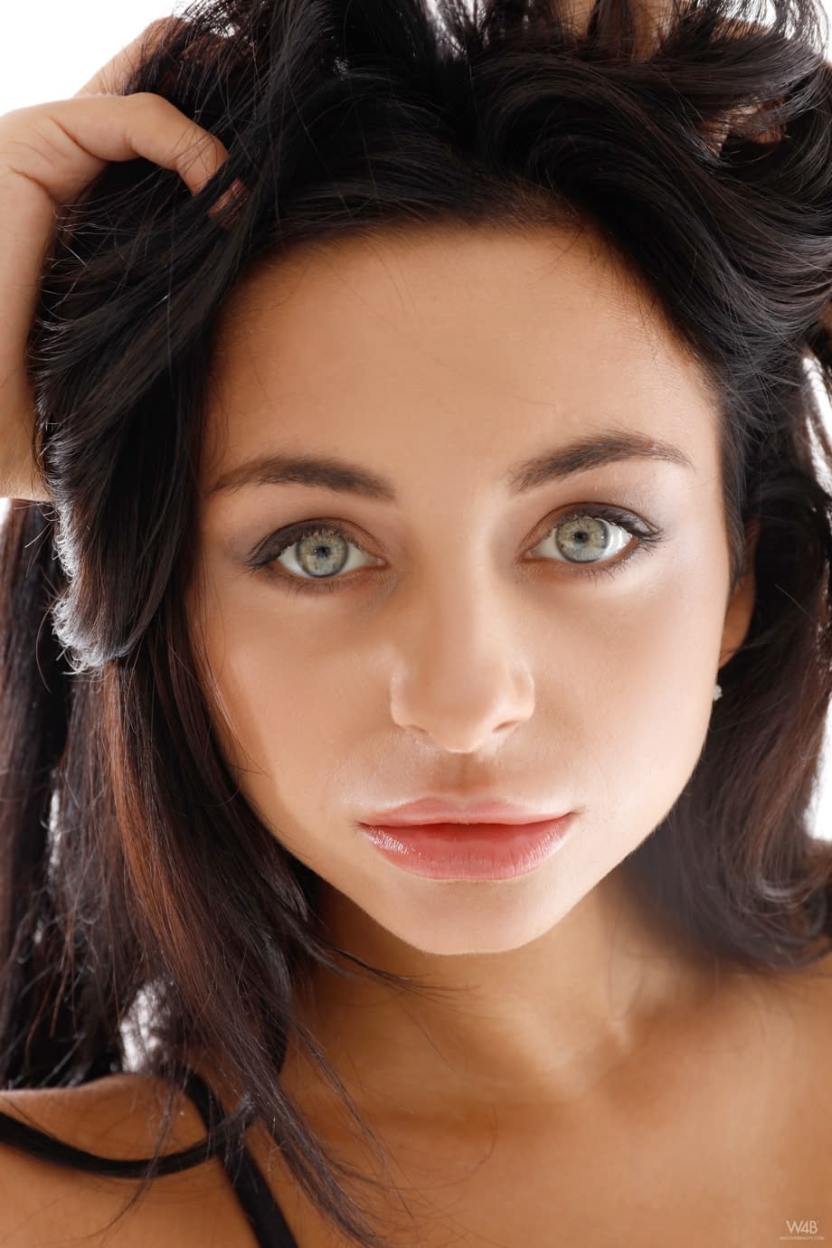 Hot babe with sexy eyes Inga gives inviting up-close views of her spread pussy
