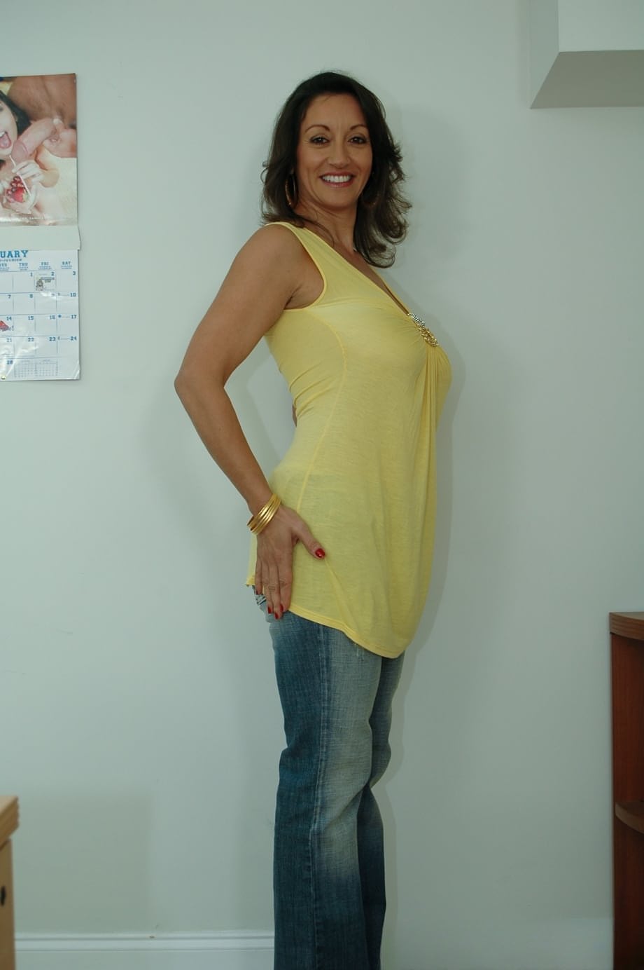 Persia Monir mostra le sue enormi tette da MILF mentre succhia e cavalca un cazzo in un bruciante POV - 7