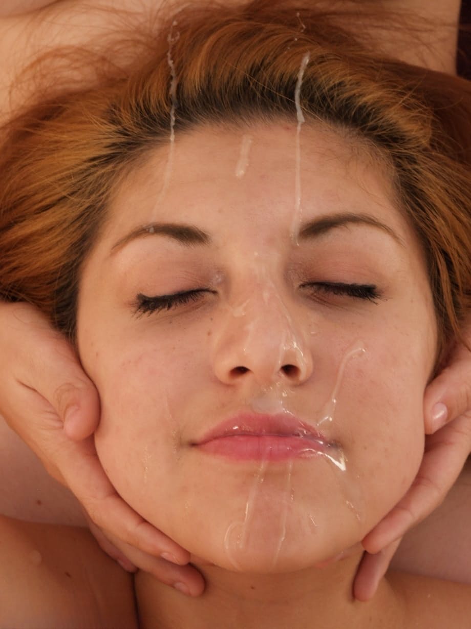 Courtney Loxx e la sua amica sensuale concludono con un succhione facciale disgustoso in un'azione appassionata di doppio pompino - 17