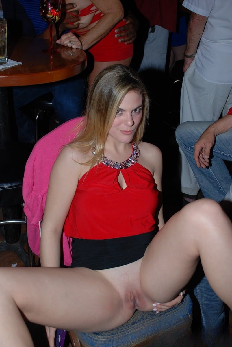 Mature swinger Tracy Lick reveals her big juggs and gets blacked at a club