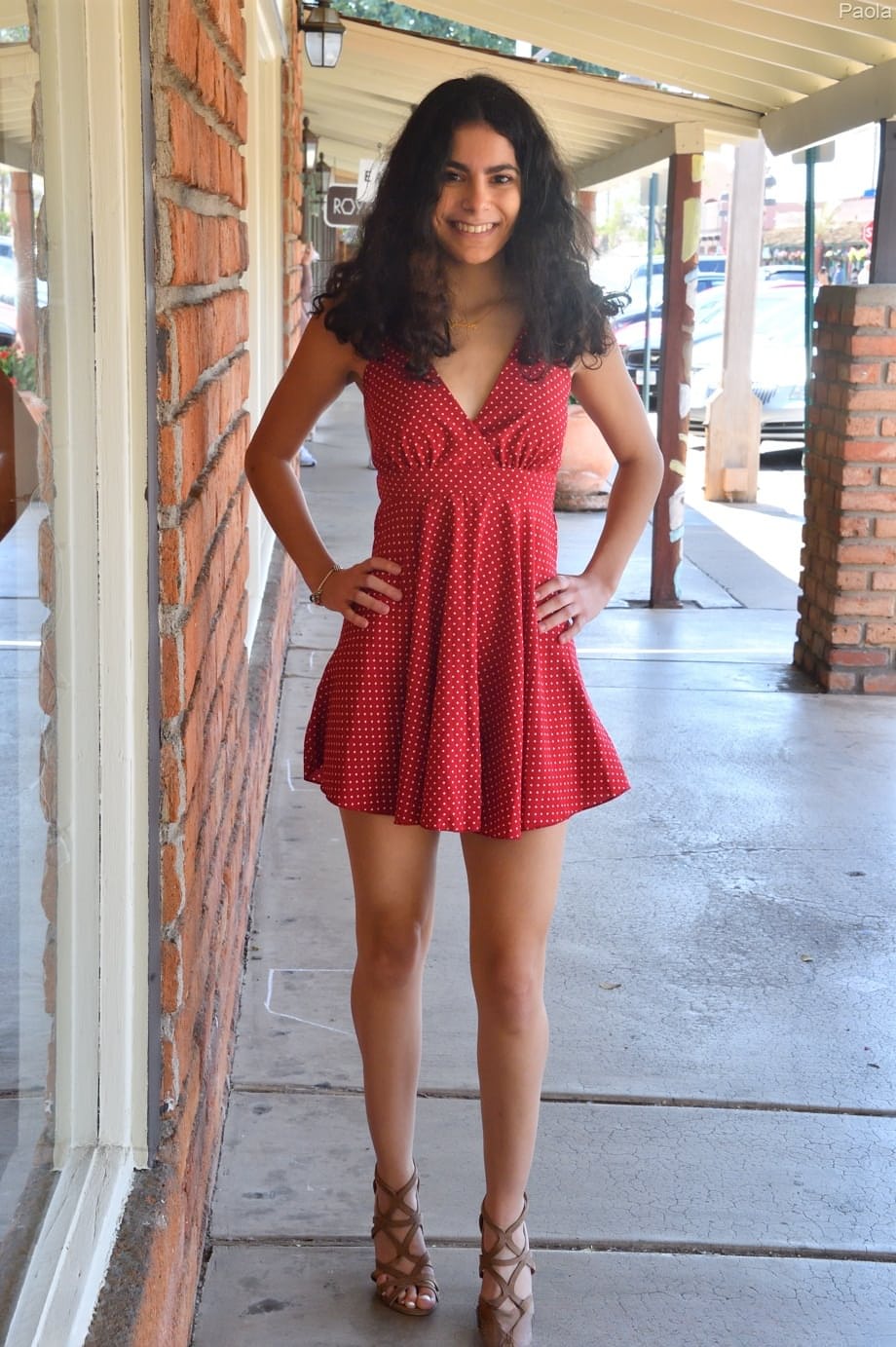 Angel Gostosa stuns with titillating upskirt flashes and seductive no-panties dress - 1