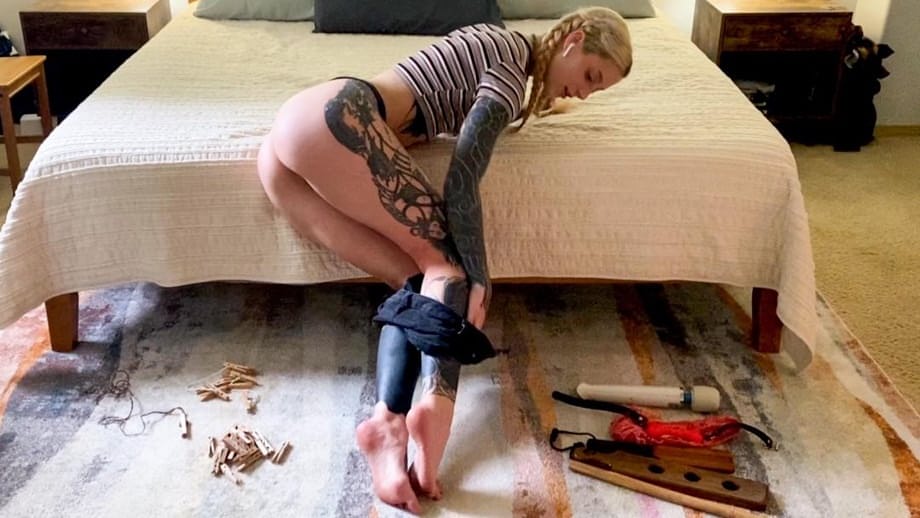 Cam Damage defies limits in hardcore tattooed babe floor bondage punishment - 3