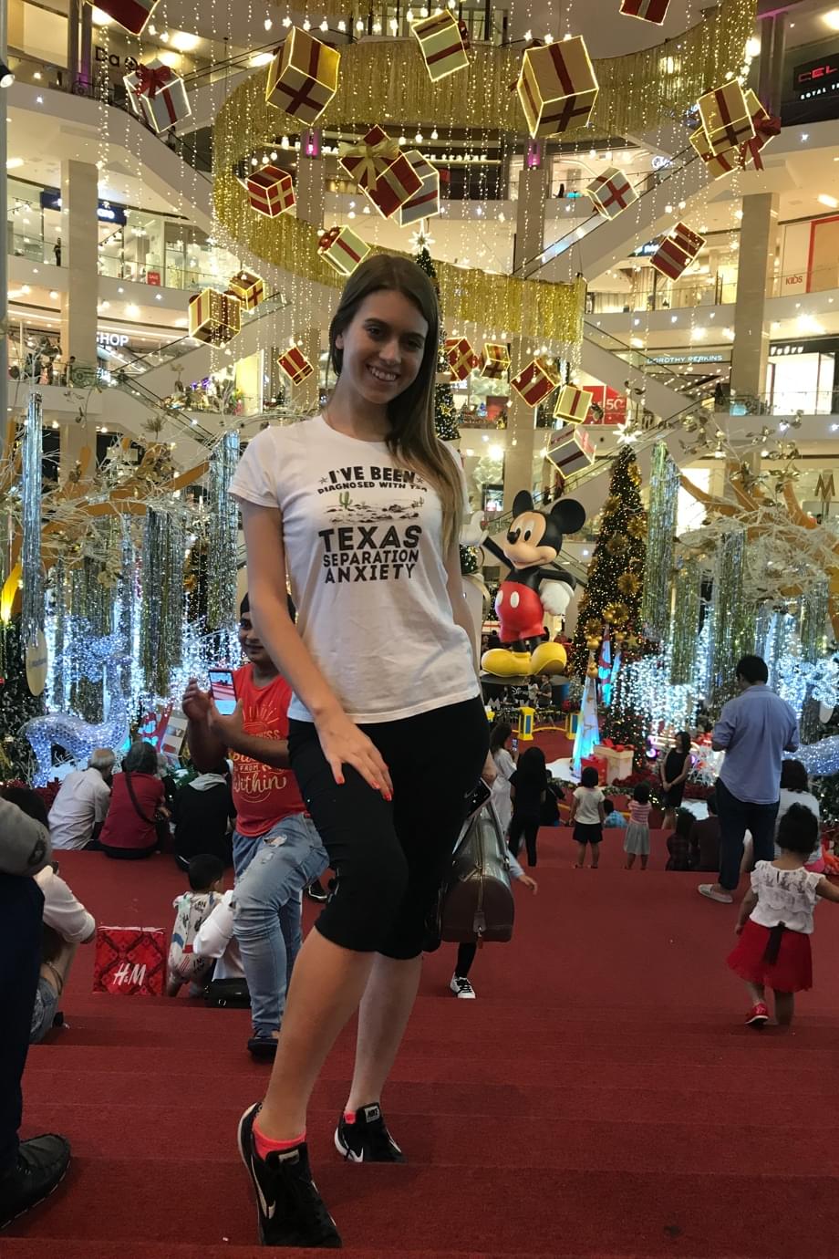 Jill Kassidy rivela il suo cespuglio in una fuga audace di vacanza - 13