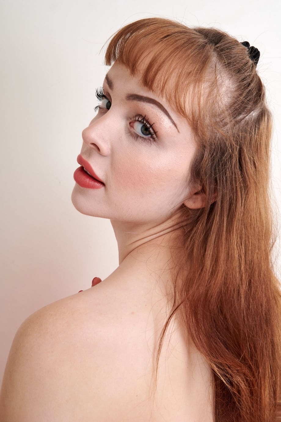 Aliya Brynn dazzlingly parts nyloned thighs baring her stretched greedy anus - 13