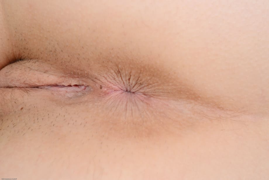 Elektra Rose se doigte la chatte rose et exhibe ses gros seins - 7