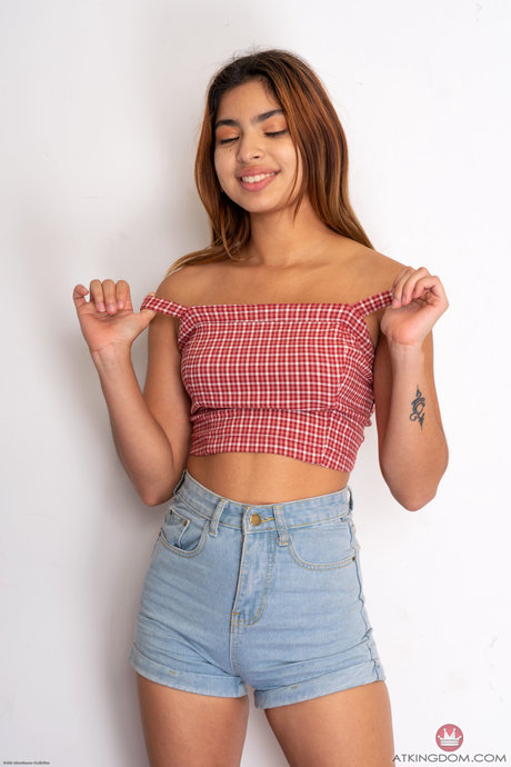 Hazel Heart teases with plump naked tits and a massive round booty - 5