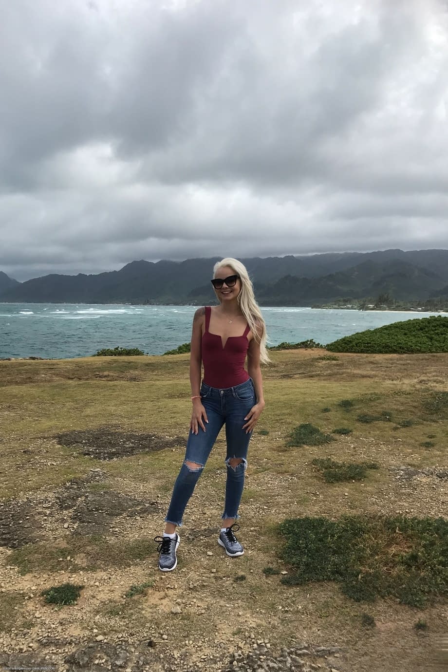 Irresistible petite Elsa Jean strips her tight little body on the sizzling beach - 9