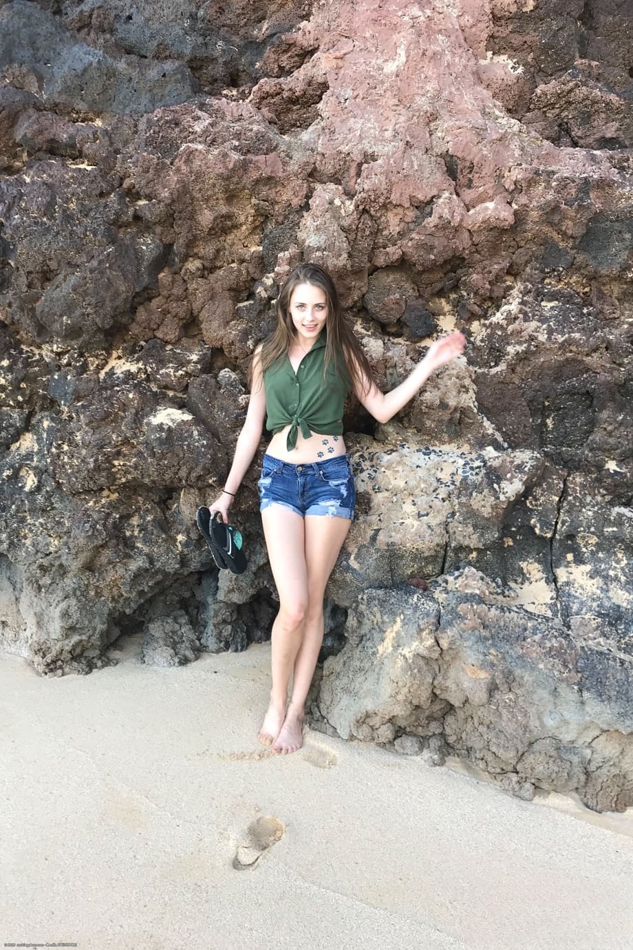 Kyler Quinn revealing her private nooks outdoor skin-baring public display teaser - 5