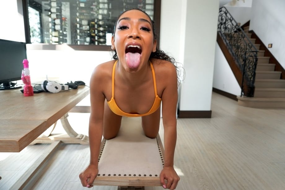 See stacked ebony Sarah Charles deepthroat then ride a huge pale shaft and swallow its creamy finish - 3