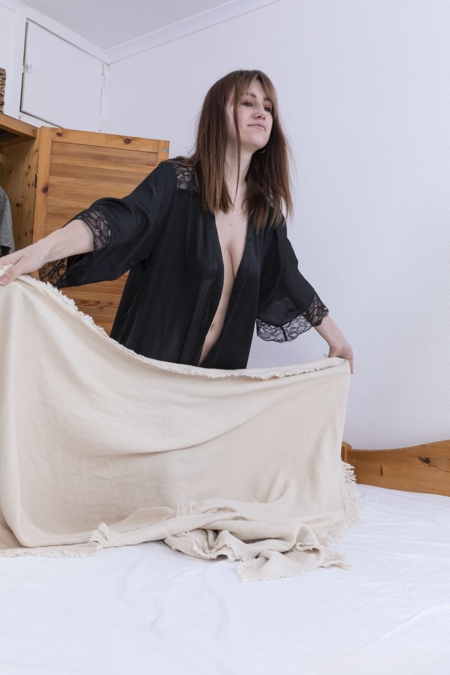 Emily Rose spreads her eager twat while fingering her dripping amateur slit - 2