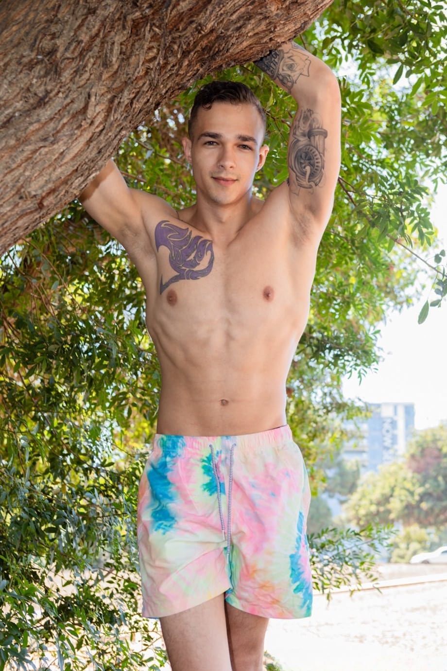 Justin Matthews e Jayden Marcos martellano con passione travolgente, spingendosi con furiose e profonde penetrata anali grezze ed estasianti - 1