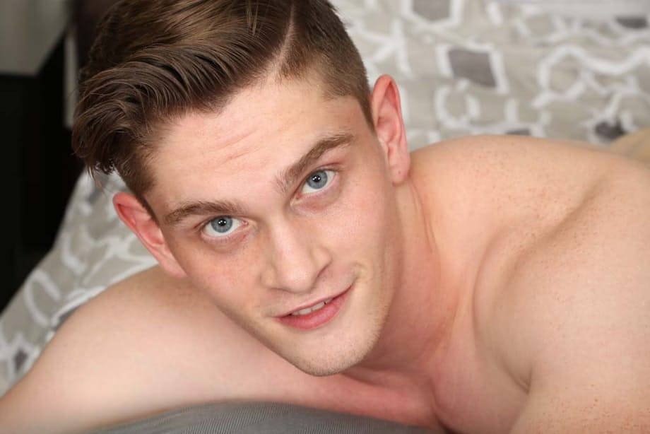 Jay Tee et son parfait cul nu avec son corps sculpté entièrement exposé - 21